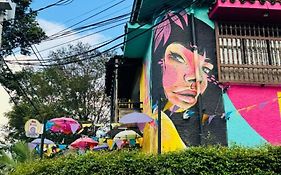 Baku Laureles Hostel